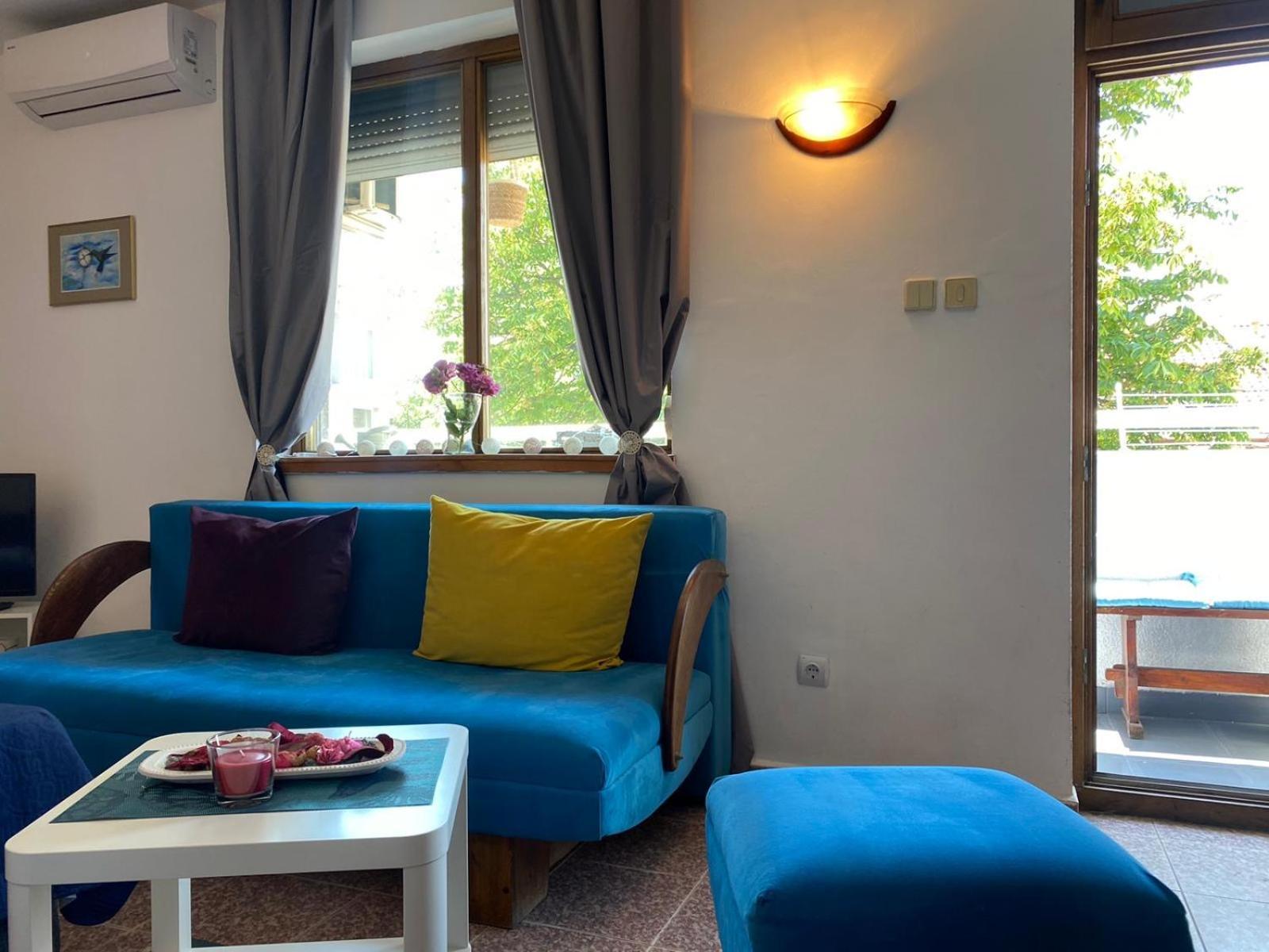 Hotel Family Argo Warna